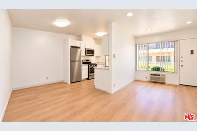 633 N Hayworth Ave #3, Los Angeles, CA 90048 - Photo 1