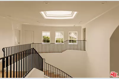 223 24th St, Santa Monica, CA 90402 - Photo 13