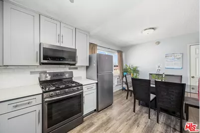 8800 Cedros Ave #212, Panorama City, CA 91402 - Photo 11