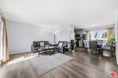 8800 Cedros Ave #212, Panorama City, CA 91402 - Photo 5