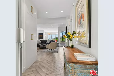2137 Sunset Plaza Dr., Los Angeles, CA 90069 - Photo 11