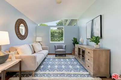 11637 Charnock Rd, Los Angeles, CA 90066 - Photo 15