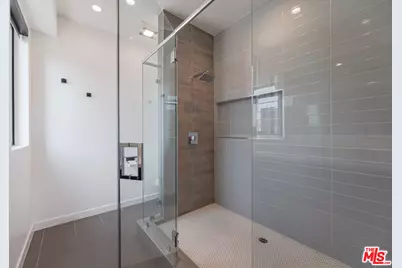 345 N La Fayette Park Pl, Los Angeles, CA 90026 - Photo 21