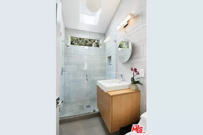 740 N Martel Ave, Los Angeles, CA 90046 - Photo 15