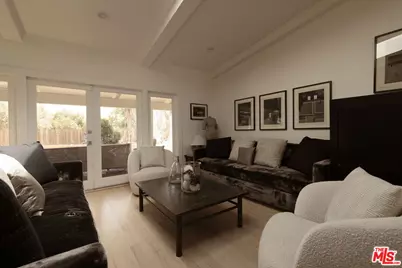 18623 Palomino Dr, Tarzana, CA 91356 - Photo 7