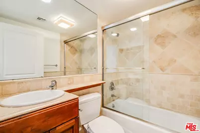 8610 Chalmers Dr #203, Los Angeles, CA 90035 - Photo 11