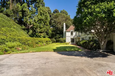 1000 N Alpine Dr, Beverly Hills, CA 90210 - Photo 23