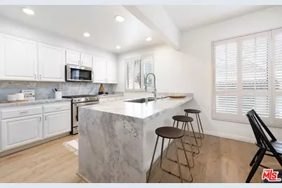 1920 Pandora Ave #8, Los Angeles, CA 90025 - Photo 9