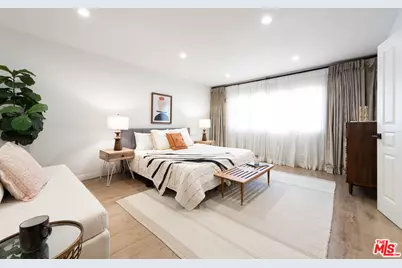 1920 Pandora Ave #8, Los Angeles, CA 90025 - Photo 21