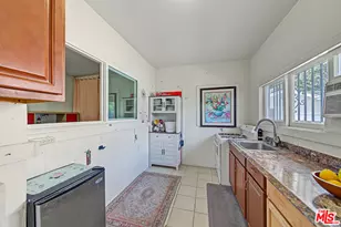 163 S Hobart Blvd, Los Angeles, CA 90004 - Photo 15