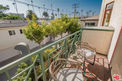 1044 5th St #202, Santa Monica, CA 90403 - Photo 13