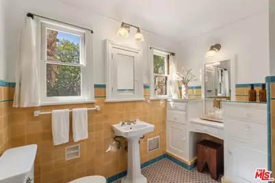 445 N Sweetzer Ave, Los Angeles, CA 90048 - Photo 29