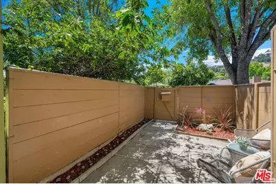 5516 Village Green, Los Angeles, CA 90016 - Photo 17
