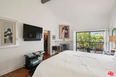 17204 Palisades Cir, Pacific Palisades, CA 90272 - Photo 35
