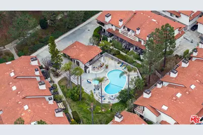 17204 Palisades Cir, Pacific Palisades, CA 90272 - Photo 57