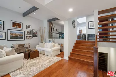 17204 Palisades Cir, Pacific Palisades, CA 90272 - Photo 13