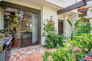 17204 Palisades Cir, Pacific Palisades, CA 90272 - Photo 5