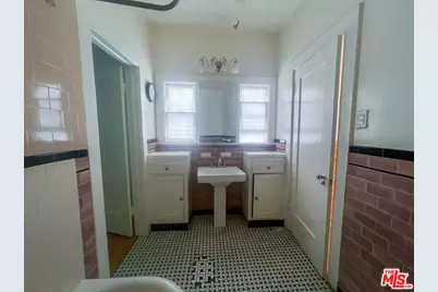 321 N Sycamore Ave, Los Angeles, CA 90036 - Photo 37