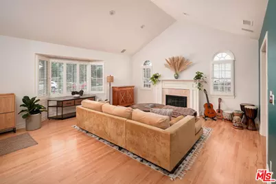 8426 Flight Ave, Los Angeles, CA 90045 - Photo 5