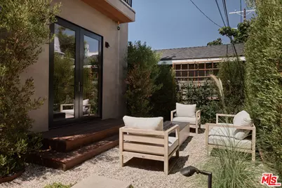 534 N Bronson Ave, Los Angeles, CA 90004 - Photo 47