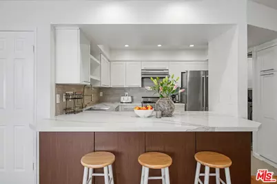1250 Amherst Ave #302, Los Angeles, CA 90025 - Photo 11