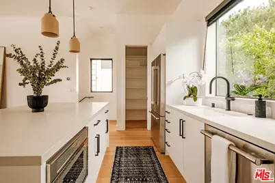 760 N Arthur Rd, Los Angeles, CA 90029 - Photo 11