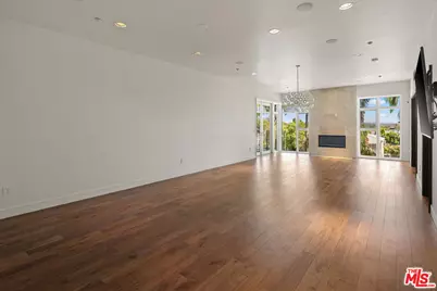 447 N Doheny Dr #305, Beverly Hills, CA 90210 - Photo 23