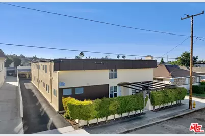 25901 Viana Ave, Lomita, CA 90717 - Photo 3