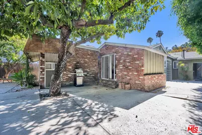 2652 N Beachwood Dr, Los Angeles, CA 90068 - Photo 35