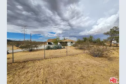 1525 Keeler Ave, Yucca Valley, CA 92284 - Photo 9