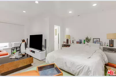 7916 Santa Monica Blvd, West Hollywood, CA 90046 - Photo 5