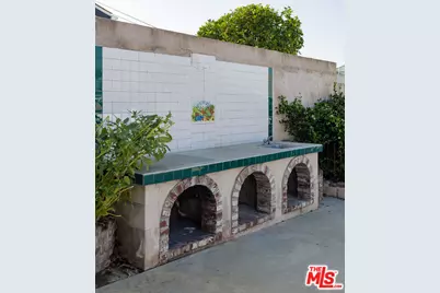 6190 Mesa Ave, Los Angeles, CA 90042 - Photo 41