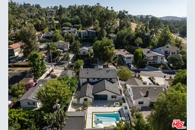 22269 Avenue San Luis, Woodland Hills, CA 91364 - Photo 21