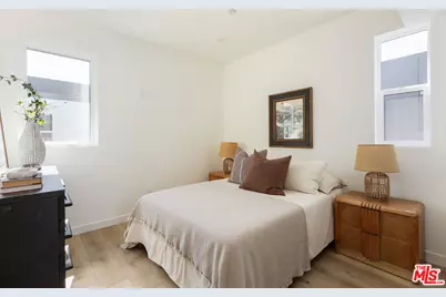 1231 N June St, Los Angeles, CA 90038 - Photo 17