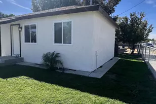 831 L St, Bakersfield, CA 93304 - Photo 9