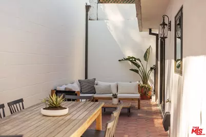 2441 Claremont Ave, Los Angeles, CA 90027 - Photo 23