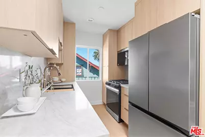 423 Pier Ave #4, Santa Monica, CA 90405 - Photo 11