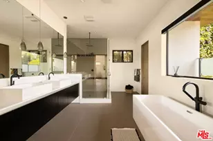 844 N Harper Ave, Los Angeles, CA 90046 - Photo 15
