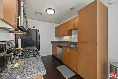 2864 Sunset Pl #407, Los Angeles, CA 90005 - Photo 13