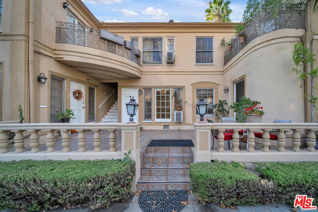 9000 Burton Way, Beverly Hills, CA 90211 - MLS 21-107971 - Coldwell Banker