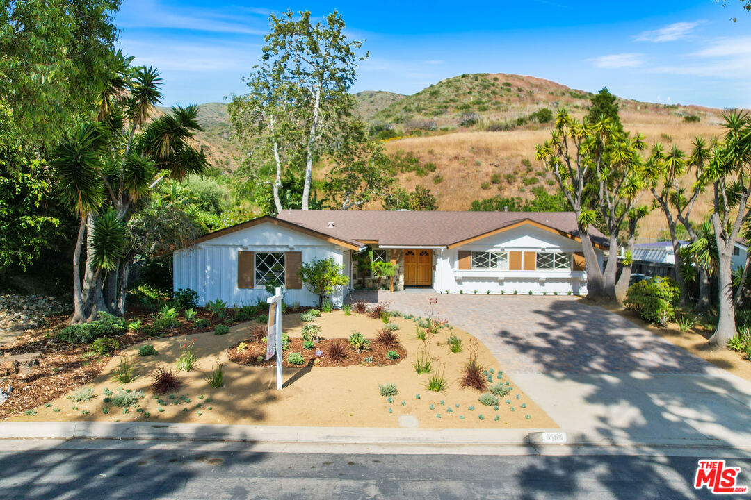 6164 Paseo Cyn Dr Malibu Ca 90265 Mls 22 148009 Coldwell Banker