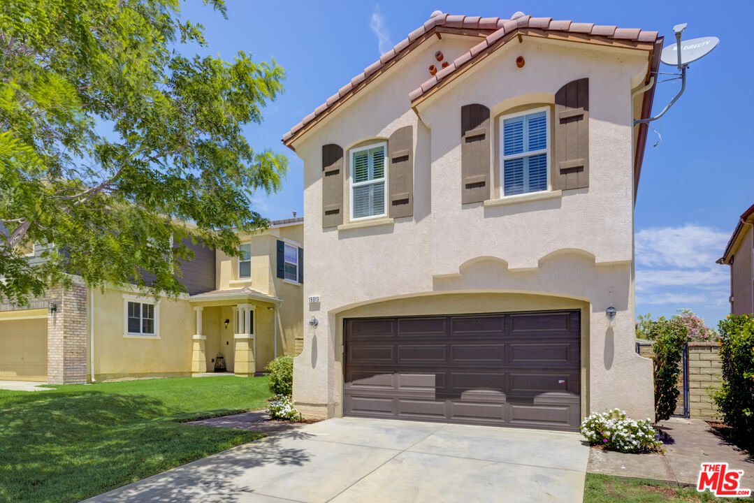 19913 Christopher Ln, Santa Clarita, CA 91350 - MLS 22-165409 - Coldwell  Banker