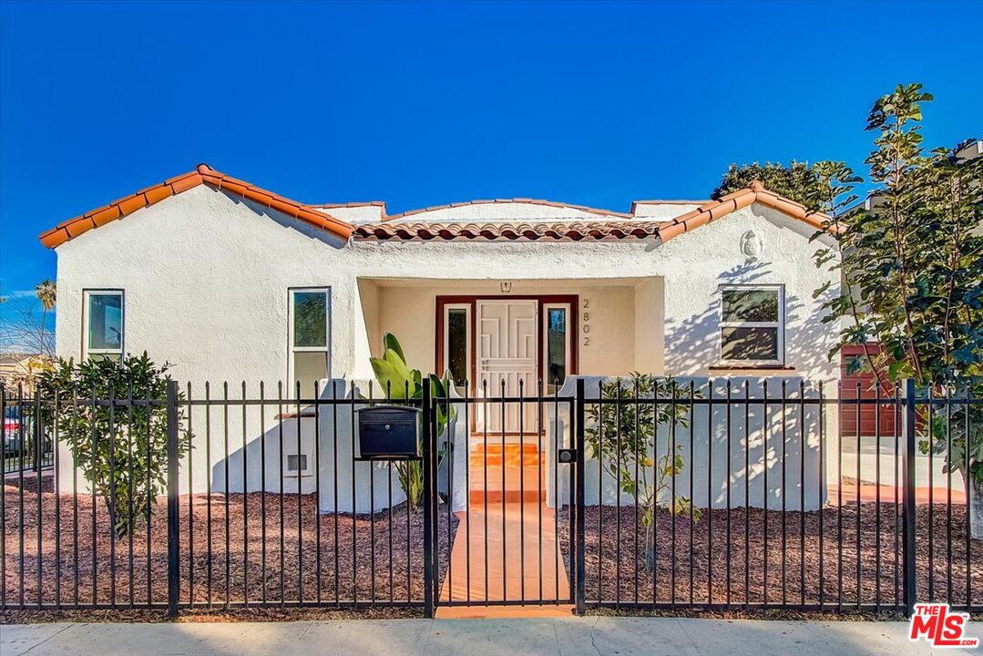 2802 West Blvd, Los Angeles, CA 90016 - MLS 22-220035 - Coldwell Banker