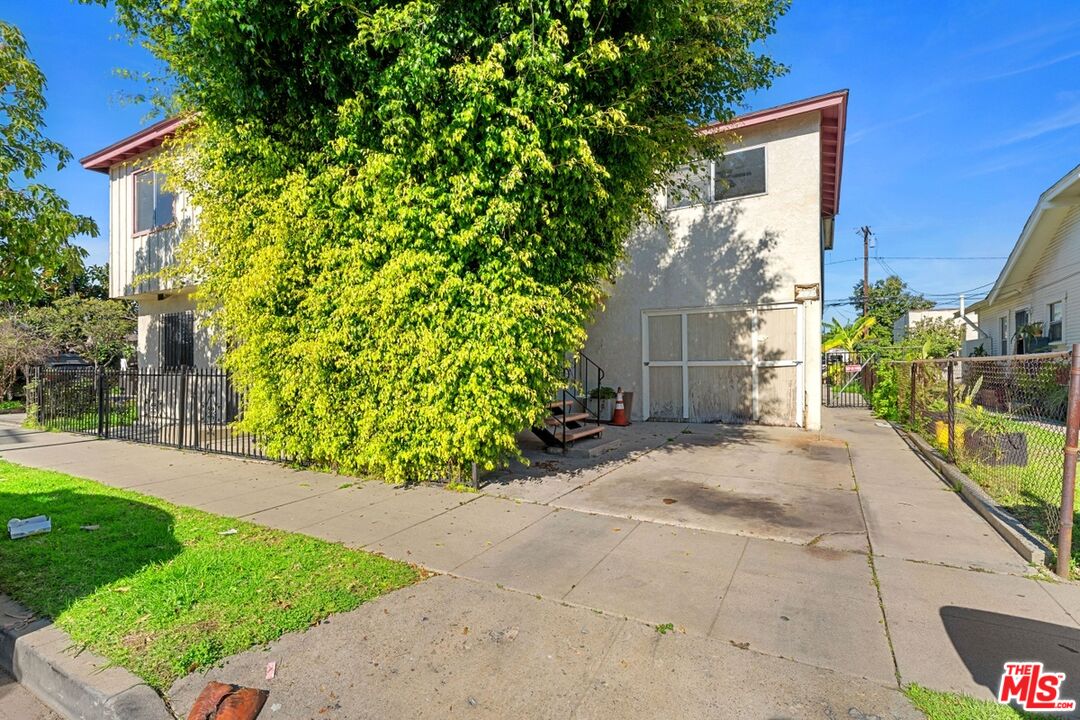 1079 E 21st St, Long Beach, CA 90806 MLS 23236735 Coldwell Banker