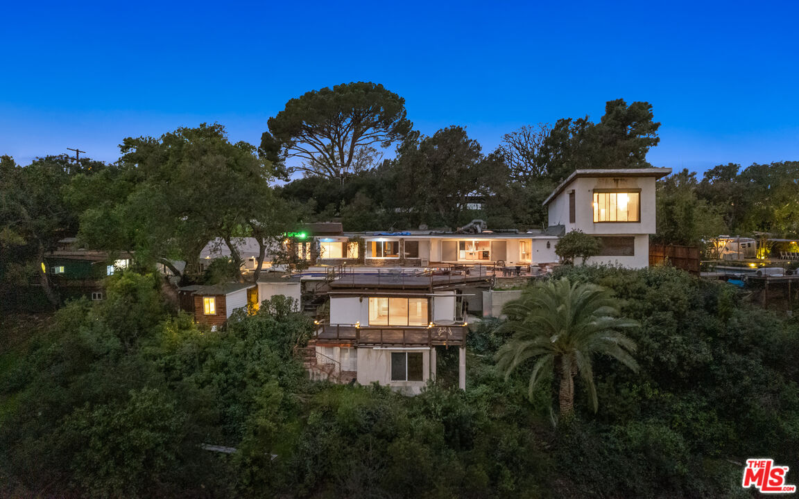 7845 Torreyson Dr, West Hollywood, CA 90046 MLS 23245037 Coldwell