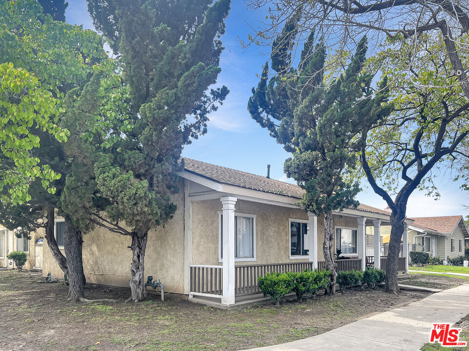 1200 Hull Pl, Oxnard, CA 93030 - MLS 23-252089 - Coldwell Banker