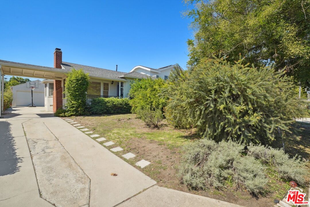 819 E Cedar Ave, Burbank, CA 91501 MLS 23304599 Coldwell Banker