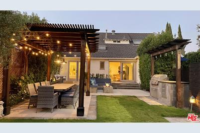 11156 Blix St, Los Angeles, CA 91602 - Photo 1