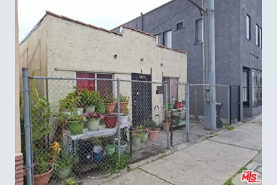 3670 S Western Ave, Los Angeles, CA 90018 - Photo 1