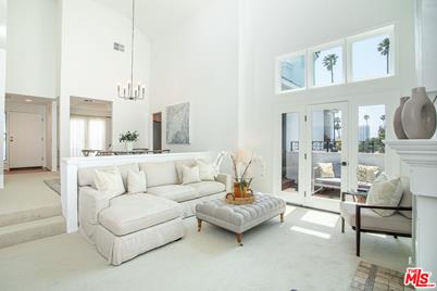 1133 9th St #303, Santa Monica, CA 90403 - Photo 1
